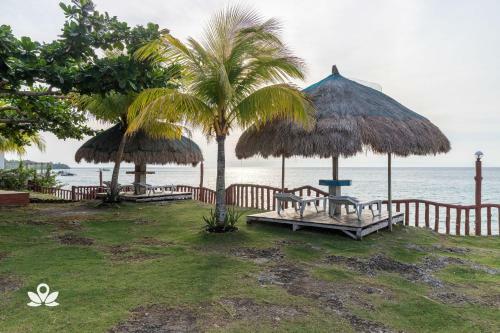 Hotel Hidden Coral Diver's Club And Resort
