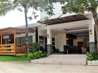 Hotel Bluefins Resort