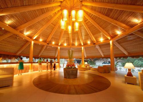 Hotel Maribago Bluewater Beach Resort