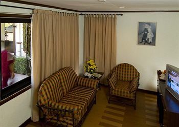 Hotel The Suites At Mount Malarayat
