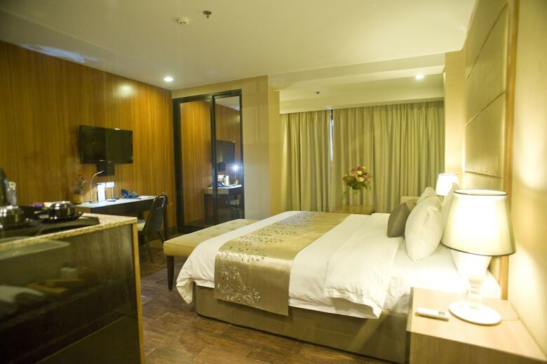 Goldberry Suites And Hotel