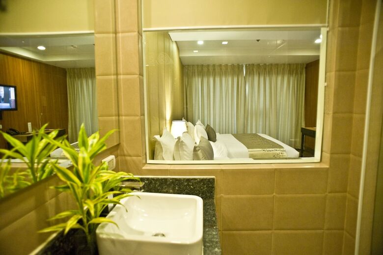 Goldberry Suites And Hotel