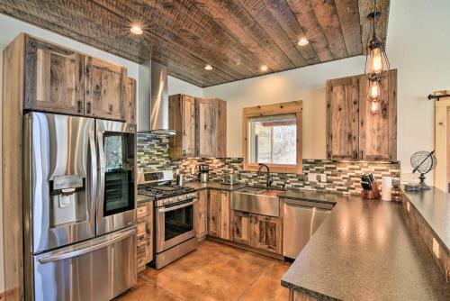 Riverfront Home With Bbq 2 Mi To Downtown Gunnison!