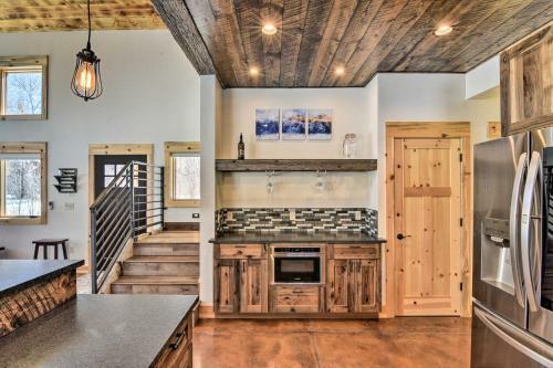 Riverfront Home With Bbq 2 Mi To Downtown Gunnison!