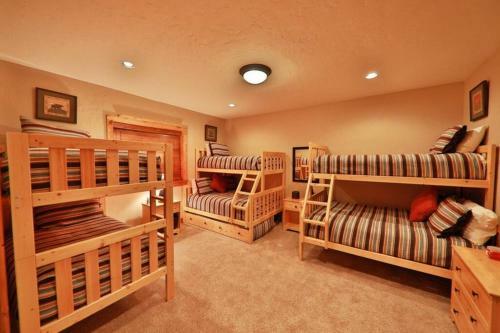 Meadowview Mountain Lodge