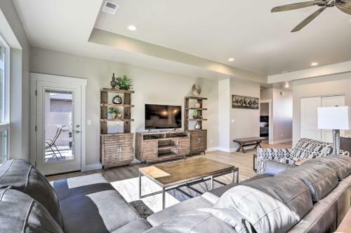 Modern Mountain Home With Fire Pit And Office!