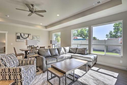 Modern Mountain Home With Fire Pit And Office!