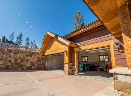Shadow Mountain Villa