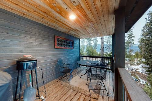 Mountain Views Lake Home