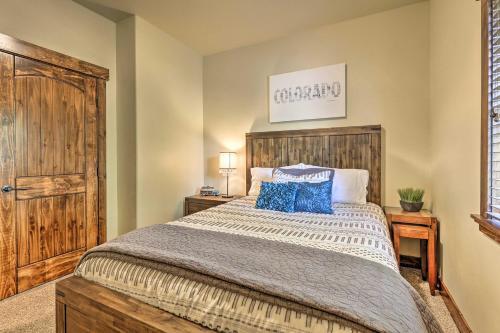 Walk To Main St And Marina From Updated Cabin!