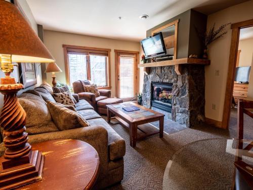 Red Hawk Lodge 2210