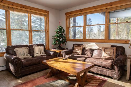 Apartamento 8750 Trappers Crossing Condo