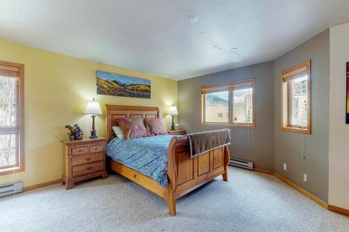 Liftside Condominiums 301