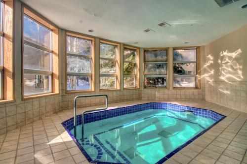 Liftside Condominiums 301