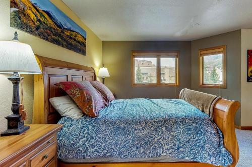 Liftside Condominiums 301