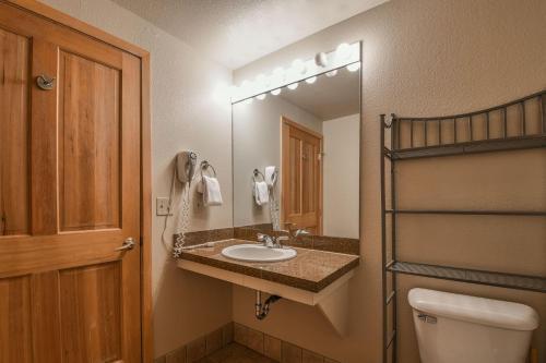 Gateway Lodge 5025