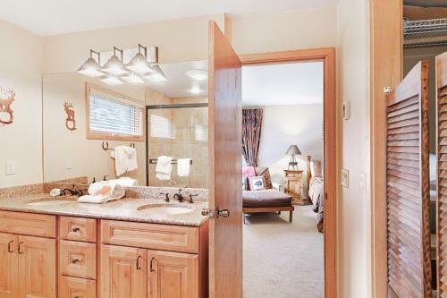 Ski Run Condominiums #108