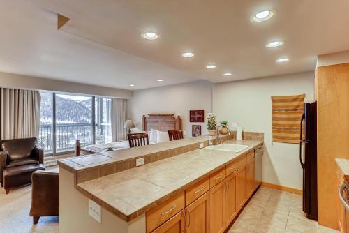 Apartamento Renovated Studio- Kids Ski Free & On Shuttle Route! Condo