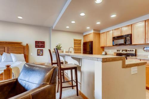 Apartamento Renovated Studio- Kids Ski Free & On Shuttle Route! Condo