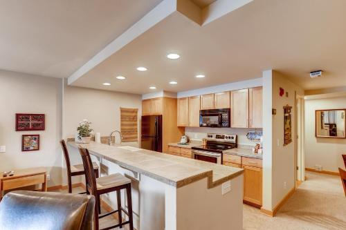 Apartamento Renovated Studio- Kids Ski Free & On Shuttle Route! Condo