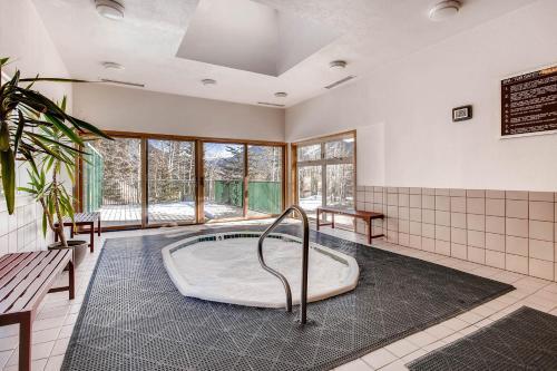 Apartamento Renovated Studio- Kids Ski Free & On Shuttle Route! Condo