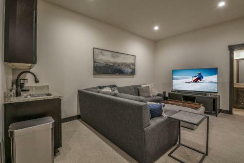 Alders 54 Outpost Dr