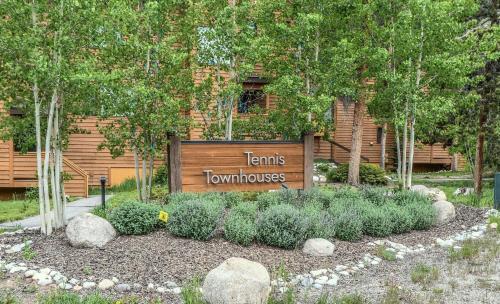 Tennis Townhomes 1312