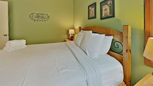 Tennis Townhomes 1312