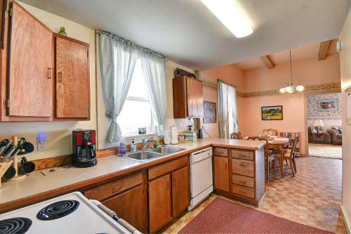 High Mountain Blue - Rustic & Charming, Family Friendly
