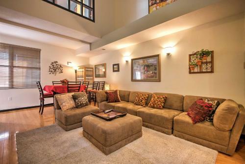 Apartamento Cozy Littleton Condo With Loft And Patio On Golf Course