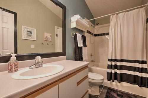 Apartamento Cozy Littleton Condo With Loft And Patio On Golf Course