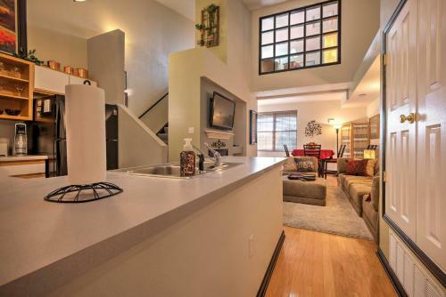 Apartamento Cozy Littleton Condo With Loft And Patio On Golf Course