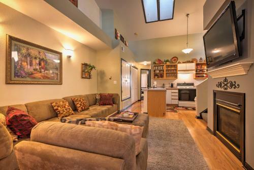 Apartamento Cozy Littleton Condo With Loft And Patio On Golf Course