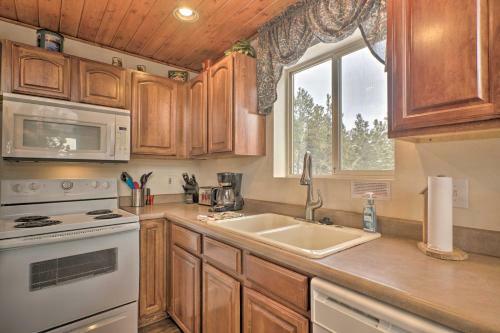 Secluded Hilltop Hideaway With Deck And Mountain Views!