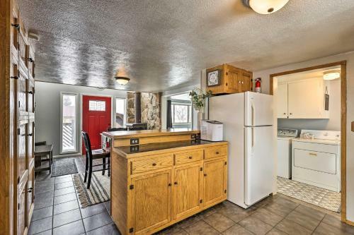 Cozy Kremmling Retreat With Mountain Views!