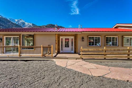 Stunning Ouray Escape With Panoramic Mountain Views!