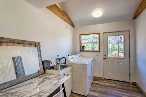 Stunning Ouray Escape With Panoramic Mountain Views!
