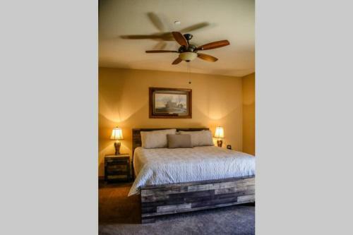 Luxury Riverfront Townhome (2 Bed)