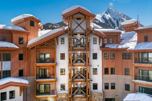 The Lodge At Mountaineer Square