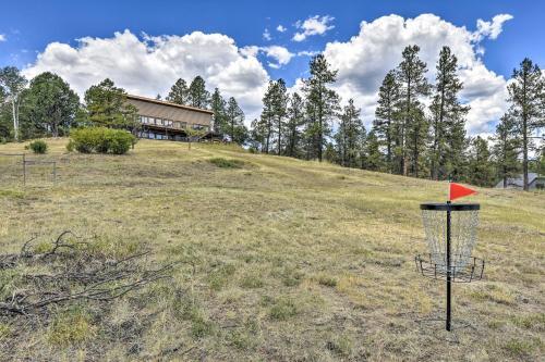 Private Home With Expansive Deck And Mtn Views!