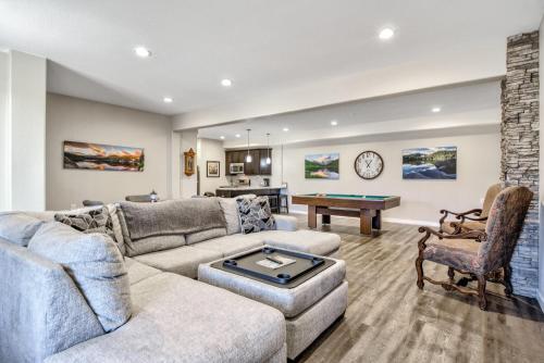 2br Mountain Dream Suite, Lake Views