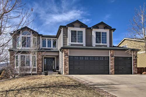 Monument Mountain Retreat With Views And Hot Tub!