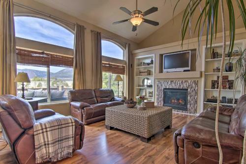 Monument Mountain Retreat With Views And Hot Tub!