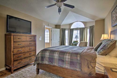 Monument Mountain Retreat With Views And Hot Tub!
