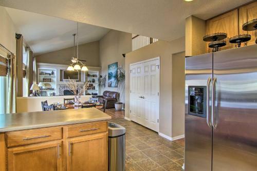 Monument Mountain Retreat With Views And Hot Tub!