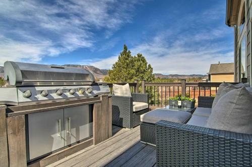 Monument Mountain Retreat With Views And Hot Tub!