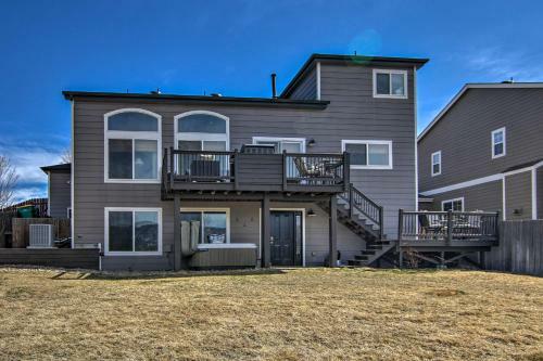 Monument Mountain Retreat With Views And Hot Tub!