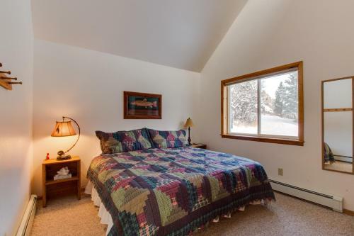 Three Sisters Peak Cabin At Filoha Meadows