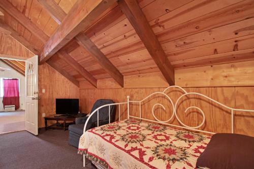 Rustic Cabin Delight