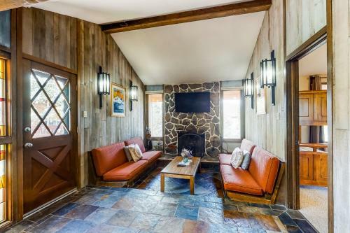 Sauterne Townhome - Upstairs